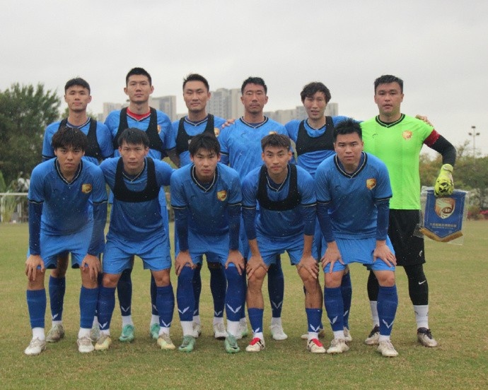 穆謝奎連入兩球?qū)⒈确帜孓D(zhuǎn)，大連鯤城2-1戰(zhàn)勝山西崇德榮海