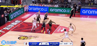精準(zhǔn)制導(dǎo)！徐杰長傳輸送炮彈 張文逸拉桿反籃上進縮小分差