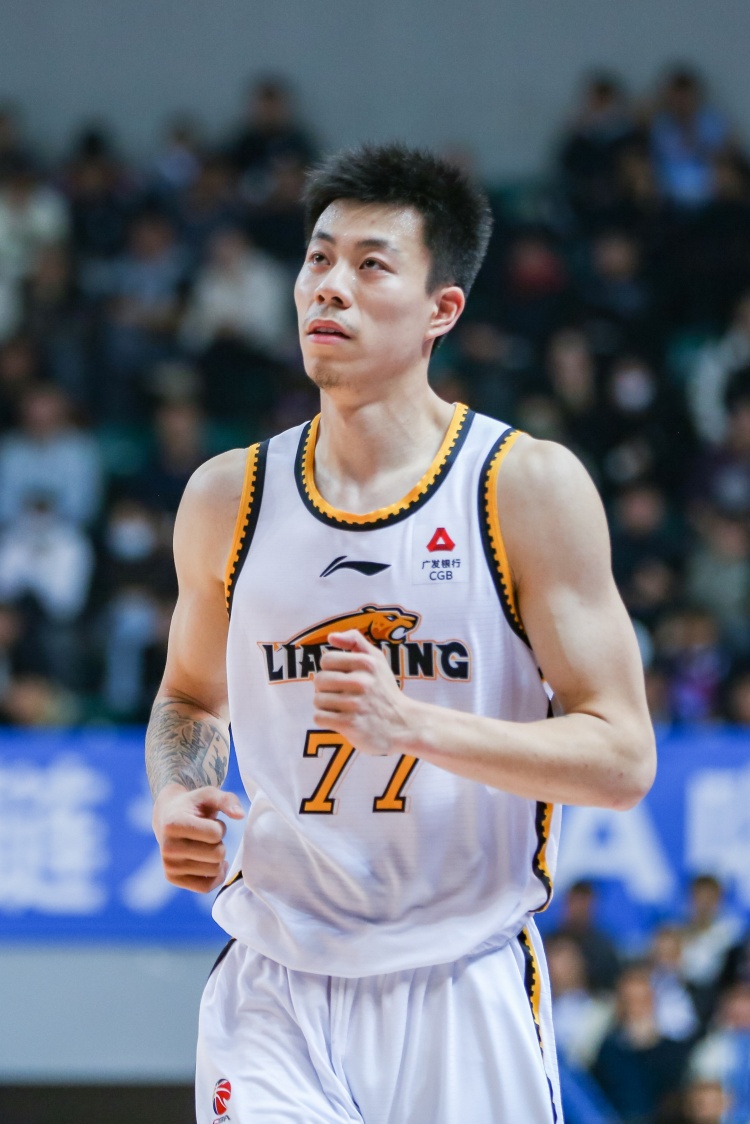 媒體人：張鎮(zhèn)麟、韓德君將因傷缺席今晚對陣北控的比賽